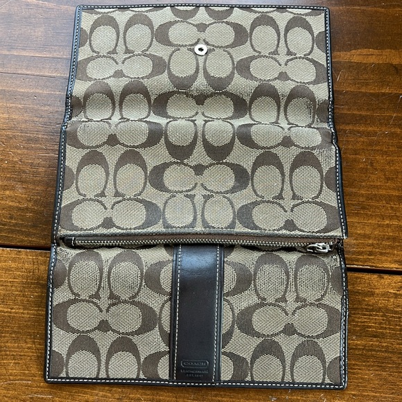 Coach Signature Trifold Wallet - Picture 2 of 16